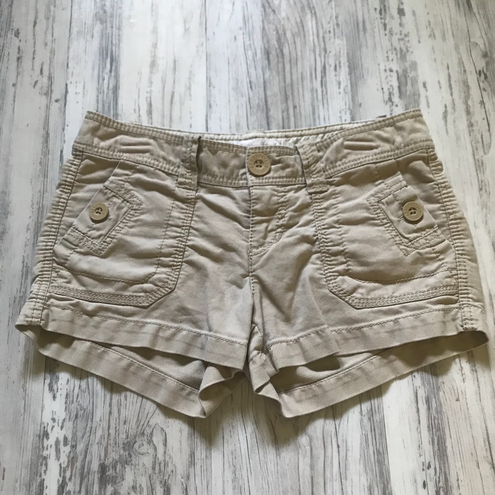 Aeropastel Khaki Shorts